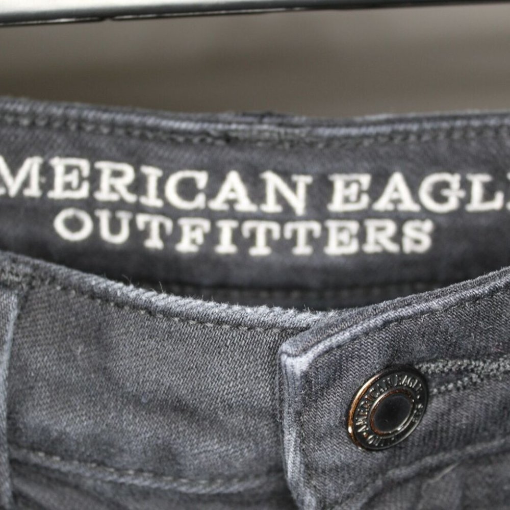 ✨2/$20 American Eagle Vintage Hi Rise Festival Jean Shorts Black Distressed Sz 0 - Picture 9 of 12